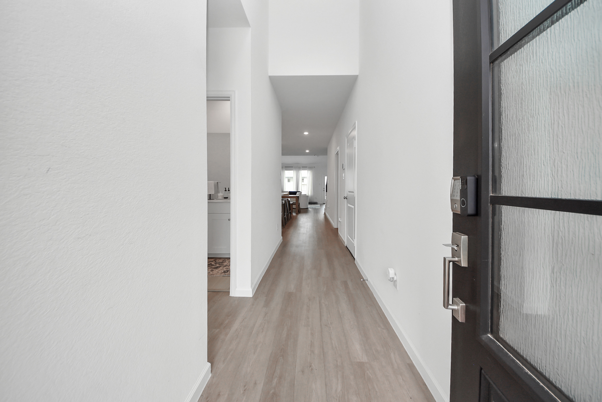 Entry hallway at 4946 Sky Bluff Dr