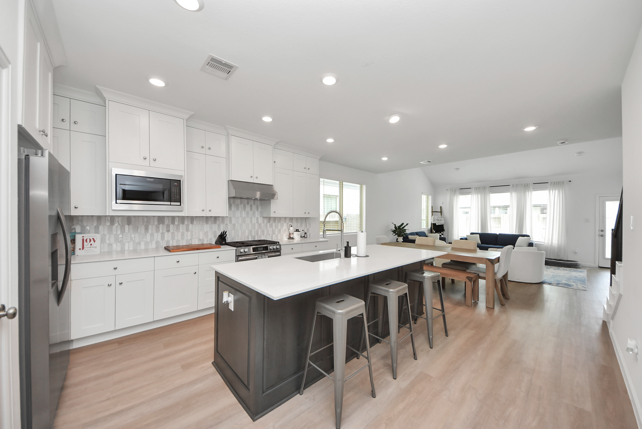 Open concept kitchen and dining area