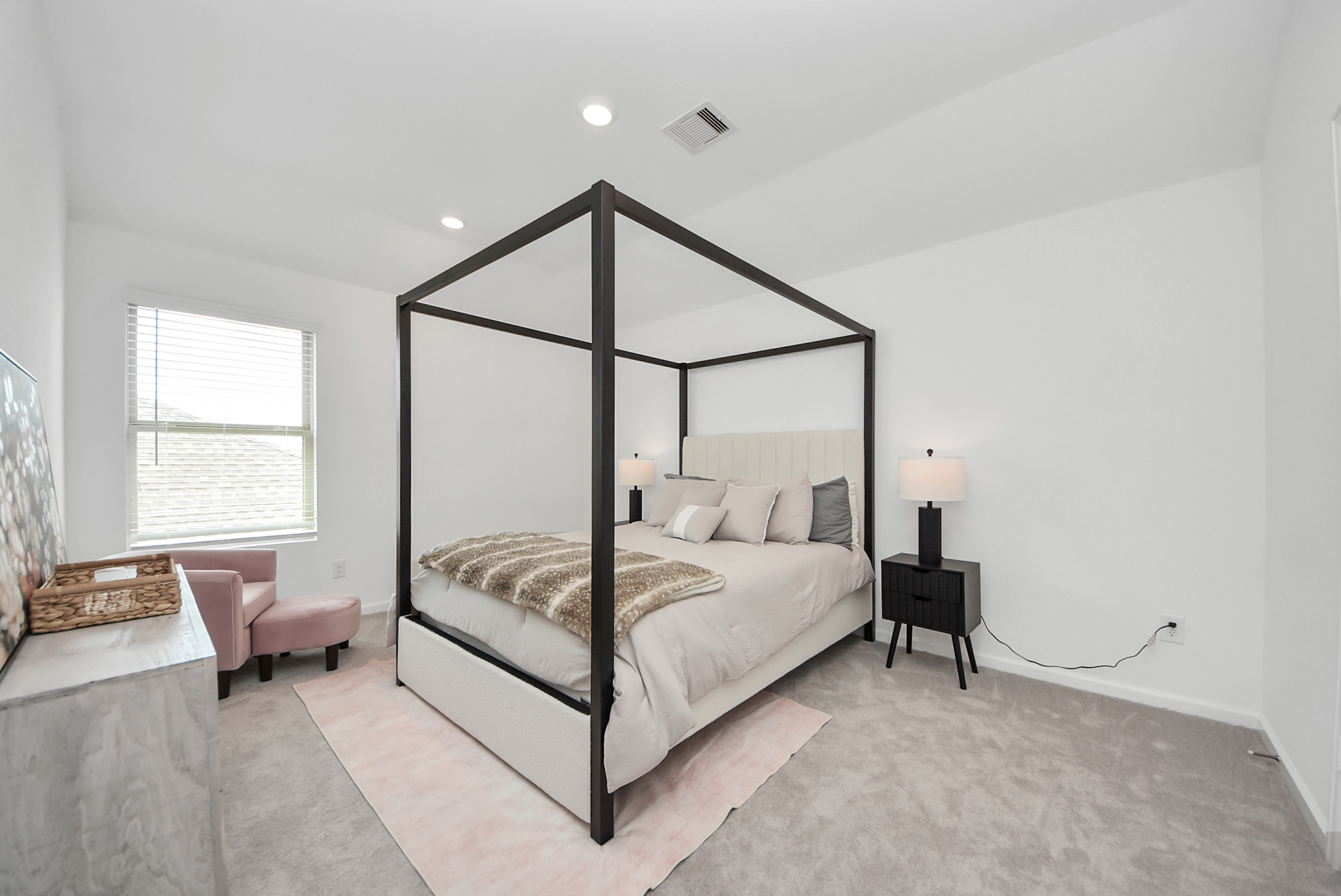 Secondary bedroom